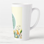 Blumenschrift 1 Peter 5:7 Latte Tasse (Rechts)