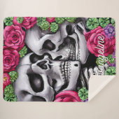 Blumenskelette in einem gotischen Garten küssen Sherpadecke (Vorderseite (Horizontal))