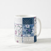 Blumenspitze: Patchwork Nahtloser Hintergrund. Kaffeetasse (VorderseiteRechts)