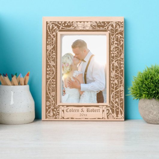 Blumenstraube Weinkeller mit 2 Herzen von Walter C Geätzte Rahmen