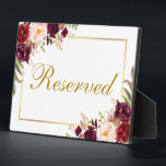 Blumenstrauß-Hochzeitstisch reserviert 12x18 Fotoplatte<br><div class="desc">Aquarellfarben Bläserburgundy Marsala Gold Hochzeit Reserviert 12x18 Table Plaque</div>