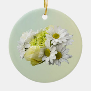 Blumenstrauß in Weiß- und Gelbtönen Keramik Ornament