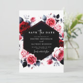 Blumentypografie Crimson Red Wedding Save The Date (Stehend Vorderseite)