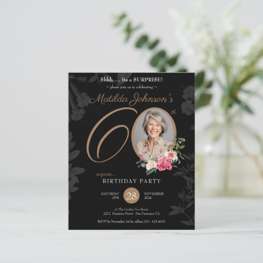 Blumenüberraschung 60. Geburtstagsparty Einladung (Stehend Vorderseite)