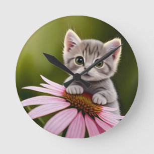 Blumige süße kleine graue Katze Runde Wanduhr