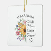 Blumiger benutzerdefinierter Name & Text Ehefrau M Keramikornament (Links)