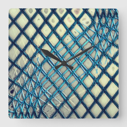 Blurred cyan gray, das wie ein Jute aussieht Quadratische Wanduhr (Vorderseite)