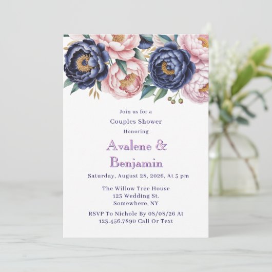 Blush and Navy Blue Peony Couples Dusche Einladung (Stehend Vorderseite)