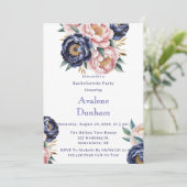 Blush and Navy Blue Peony Junggeselinnen-Abschied Einladung (Stehend Vorderseite)