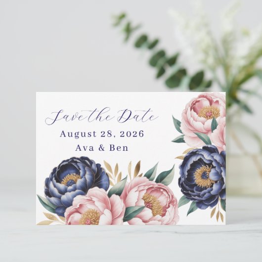 Blush and Navy Blue Peony Wedding Save the Date (Stehend Vorderseite)