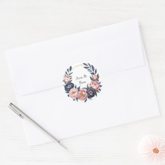 Blush and Navy Blue Wedding Runder Aufkleber (Umschlag)