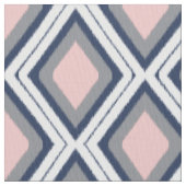 Blush and Navy Diamond Ikat Muster Stoff (Nahaufnahme)