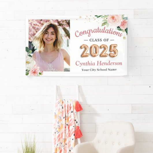 Blush Balloon Schriftart Class of 2025 Graduation Banner (Insitu)