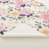 Blush & Bloom Gemütliches Pastellblumen Elegante Sherpadecke (3/4)