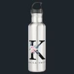 BLUSH BLUE FLORAL ALPHABETS NAME LETTER K EDELSTAHLFLASCHE<br><div class="desc">Wenn Sie weitere Anpassungen benötigen,  schreiben Sie mir bitte an yellowfebstudio@gmail.com.</div>