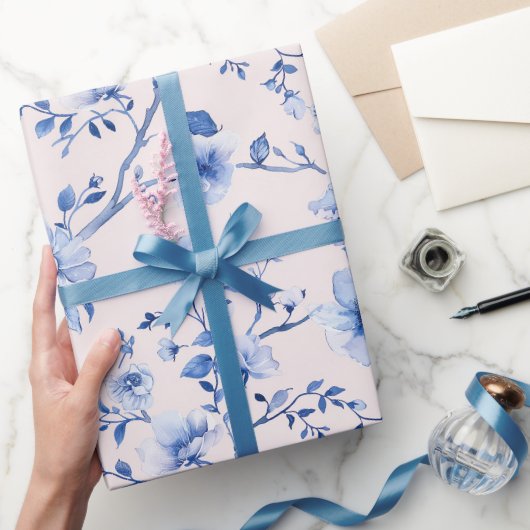 Blush Blue Floral Wedding Geschenkpapier (Schenken)