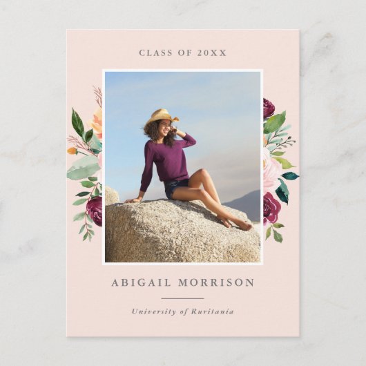 Blush Burgundy Bloral Foto Graduation Party Einladungspostkarte (Vorderseite)