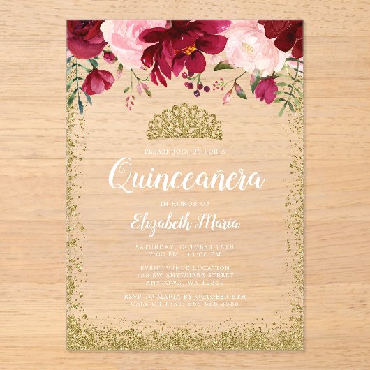 Blush Burgundy Floral Gold Tiara Quinceanera Acryleinladungen (Vorderseite)