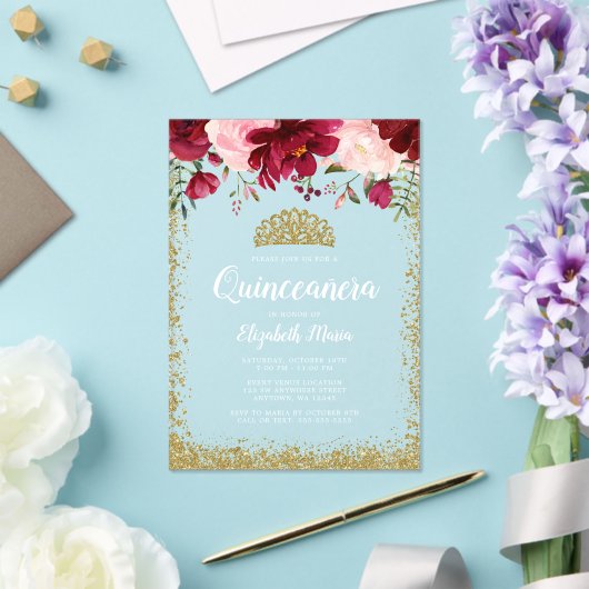 Blush Burgundy Floral Gold Tiara Quinceanera Acryleinladungen (In Situ (Hochzeit))