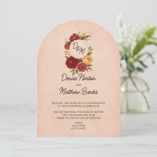 Blush Burgundy Floral Water Wedding Einladung (Stehend Vorderseite)