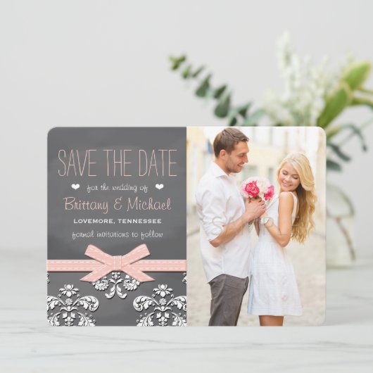 Blush Chalkboard Spitze und Bow Save the Date Card (Stehend Vorderseite)