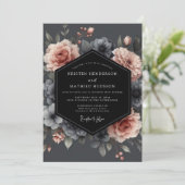 Blush Charcoal Somber Flora Wedding Einladung (Stehend Vorderseite)