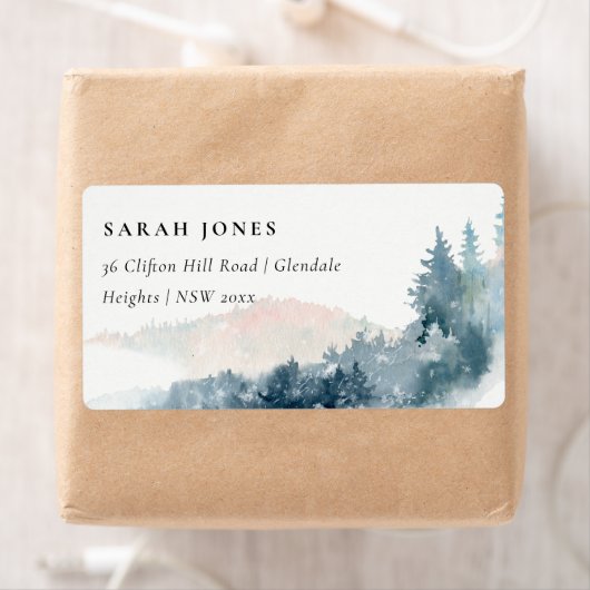 BLUSH DUSKY BLUE BERGE PINE ADDRESS ETIKETT (Insitu)