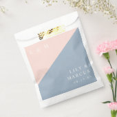 Blush Dusty Blue Minimalistisch Monogram Wedding Geschenktütchen (Versiegelt)
