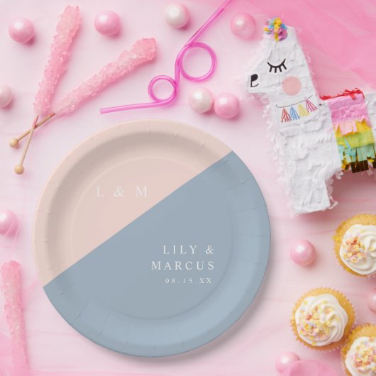 Blush Dusty Blue Moderne elegante Monogram Wedding Pappteller (Party)