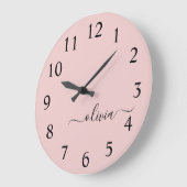 Blush Dusty Pink Modern Script Girl Monogram Name Große Wanduhr (Winkel)