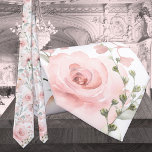 Blush Eucalyptus Garden Wedding Neck Tie Krawatte<br><div class="desc">Ein blütenrosa und silberfarbener Eukalyptusgarten luxuriöses Aquarell Blütenhalsbinde mit Aquarellen gemalten Blütenblättern von Blüten in Blüte mit Eukalyptusweinen im Hintergrund. Diese blütenfarbene,  rosa und grüne Blumenbinde ist für jeden Anlass geeignet.</div>