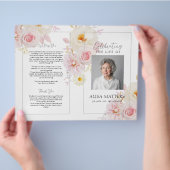 Blush Floral Beerdigung Programm Feiern das Leben Flyer (Hand)