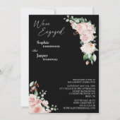 Blush Floral Black Wir sind Verlobt Einladung (Vorderseite)