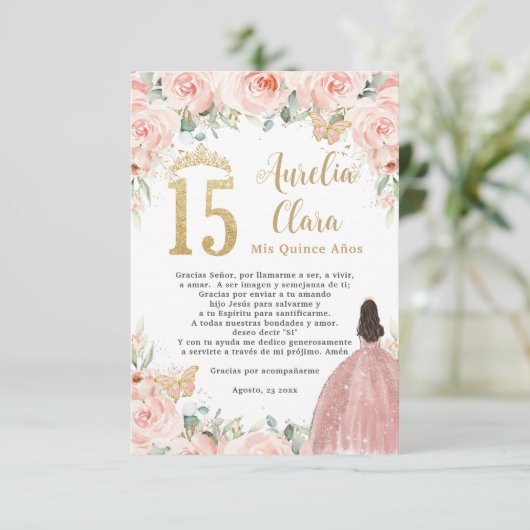 Blush Floral Butterfliegen Quinceañera Gebet Card Begleitkarte (Stehend Vorderseite)