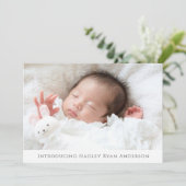 Blush Floral Foto Geburtserklärung für Mädchen Ankündigung (Stehend Vorderseite)