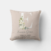 Blush Floral Letter E Monogram Baby Birth Stats Kissen (Vorderseite)