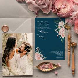 Blush Floral Navy Nichts Extravagantes Foto Hochze Einladung