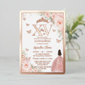 Blush Floral Quinceañera Quince 15 XV Rose Gold Folieneinladung (Stehend vorne)