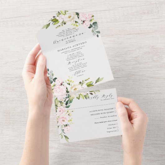 Blush Floral Traditioneller Aufsatz Quinceañera All In One Einladung (Abreißtisch)