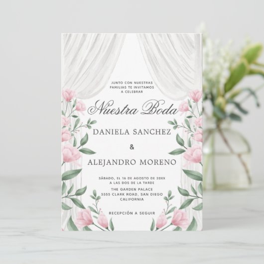 Blush Floral Vorhang Nuestra Boda Spanische Hochze Einladung (Stehend Vorderseite)