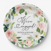 Blush Floral Wir sind Verlobte Engagement Party Pappteller (Vorderseite)
