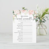 Blush Florals Bridal Word Scramble Game Card Einladung (Stehend Vorderseite)