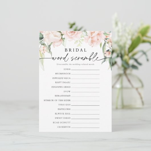Blush Florals Bridal Word Scramble Game Card Einladung (Stehend Vorderseite)