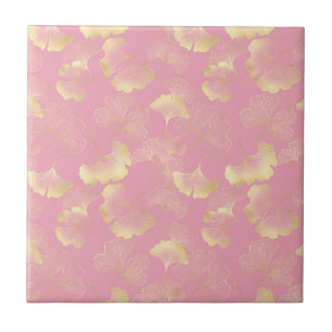 Blush Ginkgo Luxe – Goldene Botanik auf Rosa Fliese
