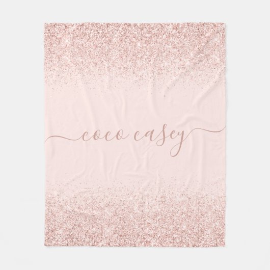 Blush Glitzer Elegante Typografie Name Fleecedecke (Vorderseite)