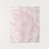 Blush Light Pink Mandala mit floralem Muster Wandteppich (Vorderseite)