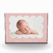 Blush Modern Scalloped Frame Birth Announcement Fotoblock (Vorderseite)