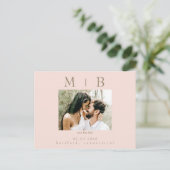 Blush Monogram Foto Wedding Save the Date Postkarte (Stehend Vorderseite)