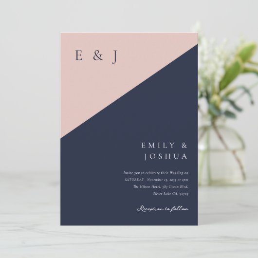 Blush Navy Blue Modern auf einer Hochzeit Einladung (Stehend Vorderseite)