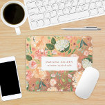 Blush Peach Floral Gold Persönliche Goldene Farbe Mousepad<br><div class="desc">Frische Aquarellblüten mit Rose,  Peonies und Hydrangeas in Pfirsich,  Rosa und Salbei grün mit Imitaten Rose Gold hinter. Optionaler Name in der Mitte.</div>
